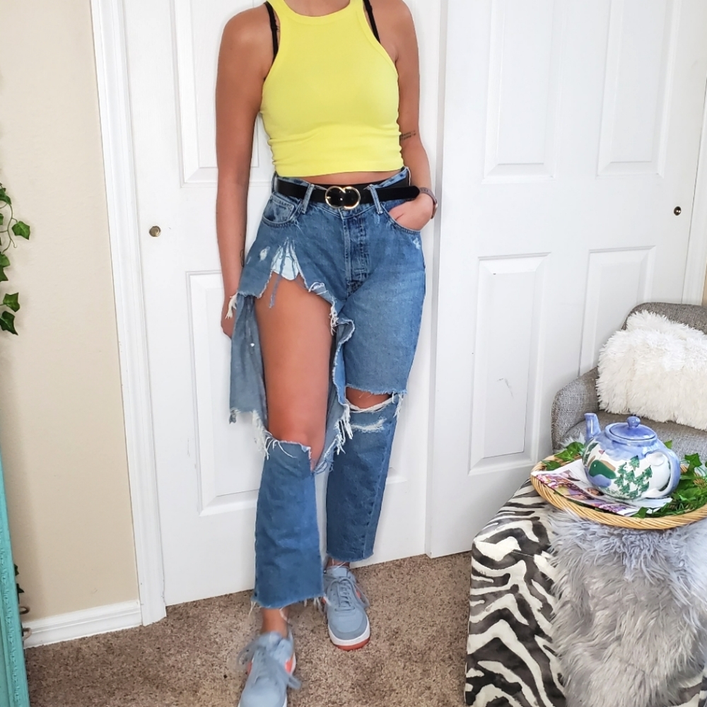 Forever 21 | Extreme Distressed High Waisted Mom Jeans